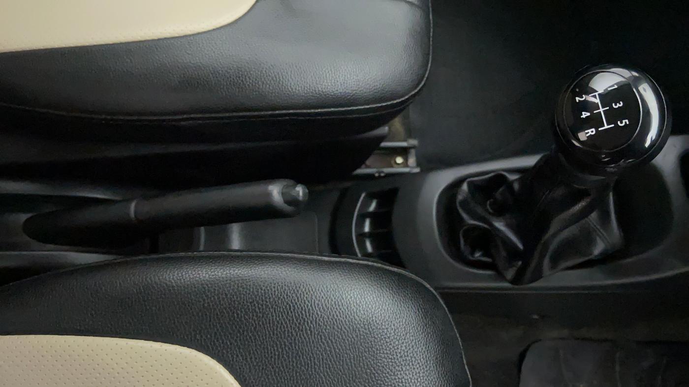 2017 Maruti Wagon R 1.0 LXI CNG, CNG, Manual, 33,265 km, Gear Lever