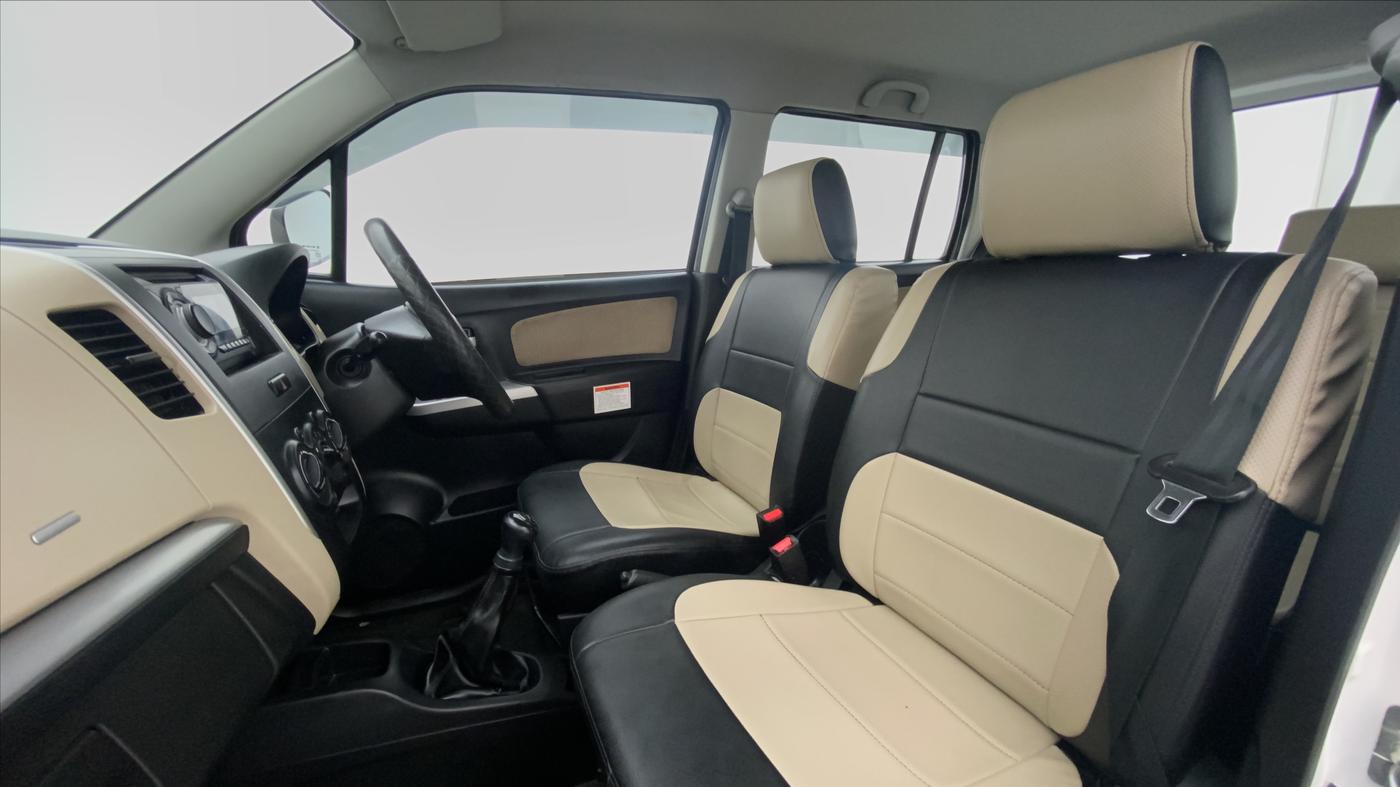 2017 Maruti Wagon R 1.0 LXI CNG, CNG, Manual, 33,265 km, Right Side Front Door Cabin