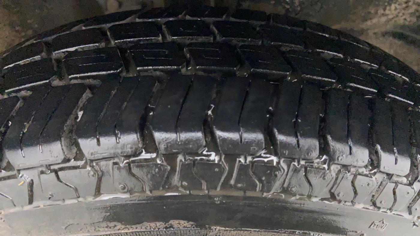 2017 Maruti Wagon R 1.0 LXI CNG, CNG, Manual, 33,265 km, Right Front Tyre Tread