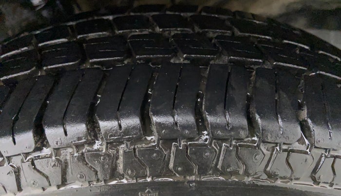 2017 Maruti Wagon R 1.0 LXI CNG, CNG, Manual, 33,265 km, Left Front Tyre Tread