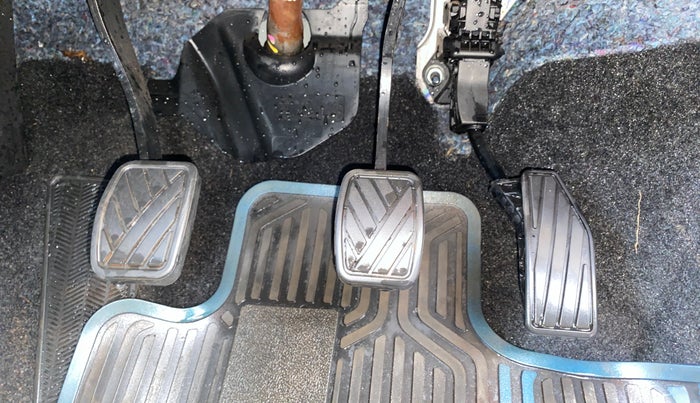 2022 Maruti Baleno ZETA PETROL 1.2, Petrol, Manual, 24,109 km, Pedals