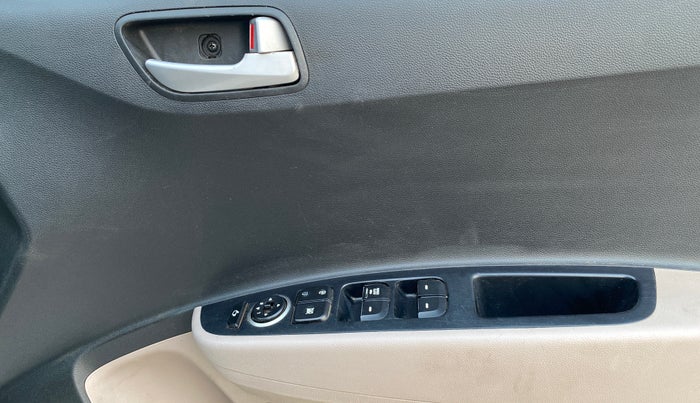 2019 Hyundai Grand i10 SPORTZ 1.2 KAPPA VTVT, Petrol, Manual, 71,471 km, Driver Side Door Panels Control