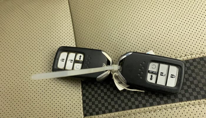 2019 Honda Civic 1.8L I-VTEC VX CVT, Petrol, Automatic, 88,289 km, Key Close Up