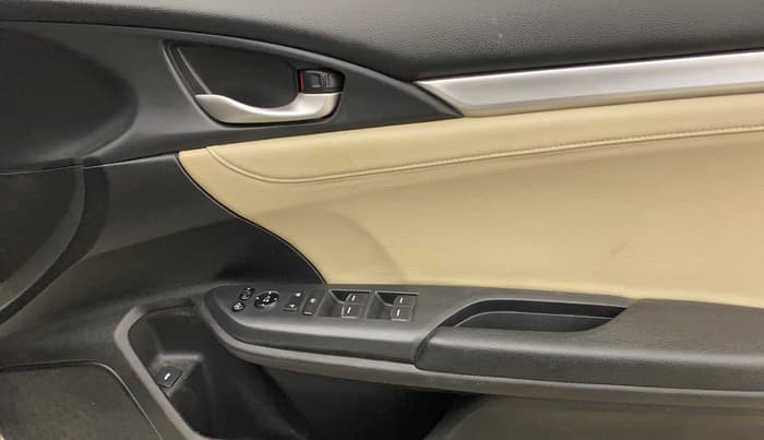 2019 Honda Civic 1.8L I-VTEC VX CVT, Petrol, Automatic, 88,289 km, Driver Side Door Panels Control