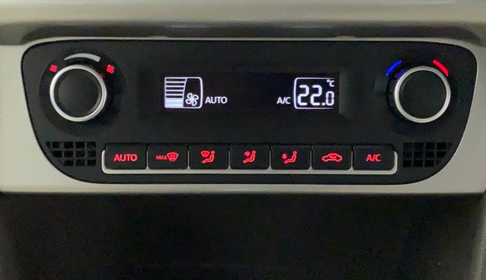2015 Volkswagen Vento HIGHLINE 1.2 TSI AT, Petrol, Automatic, 29,664 km, Automatic Climate Control