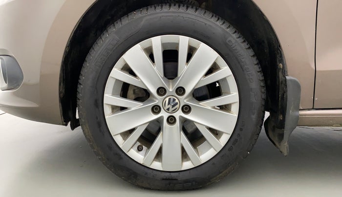 2015 Volkswagen Vento HIGHLINE 1.2 TSI AT, Petrol, Automatic, 29,664 km, Left Front Wheel