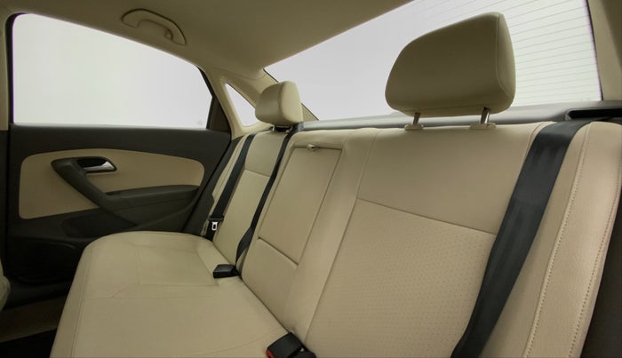 2015 Volkswagen Vento HIGHLINE 1.2 TSI AT, Petrol, Automatic, 29,664 km, Right Side Rear Door Cabin