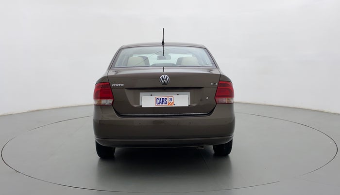 2015 Volkswagen Vento HIGHLINE 1.2 TSI AT, Petrol, Automatic, 29,664 km, Back/Rear