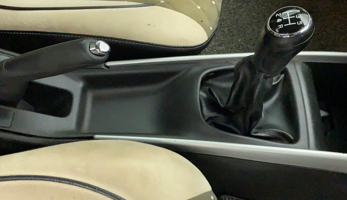 2017 Maruti Baleno ZETA PETROL 1.2, CNG, Manual, 1,02,569 km, Gear Lever