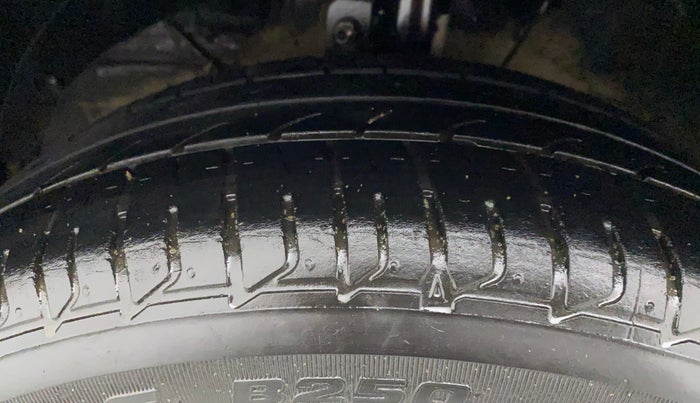 2017 Maruti Baleno ZETA PETROL 1.2, CNG, Manual, 1,02,569 km, Left Front Tyre Tread