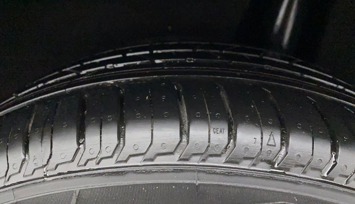 2017 Maruti Baleno ZETA PETROL 1.2, CNG, Manual, 1,02,569 km, Left Rear Tyre Tread