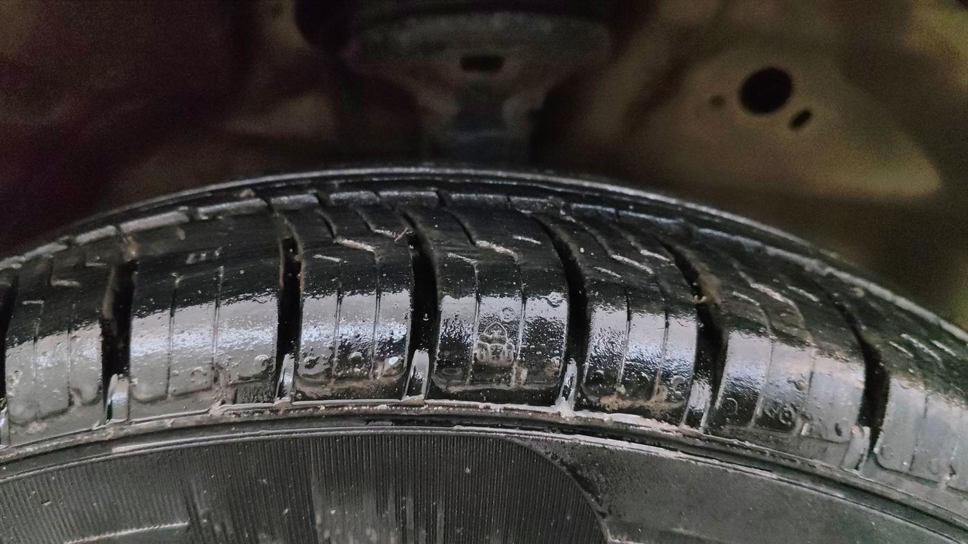 2018 Maruti Wagon R 1.0 LXI CNG, CNG, Manual, 1,01,604 km, Right Front Tyre Tread