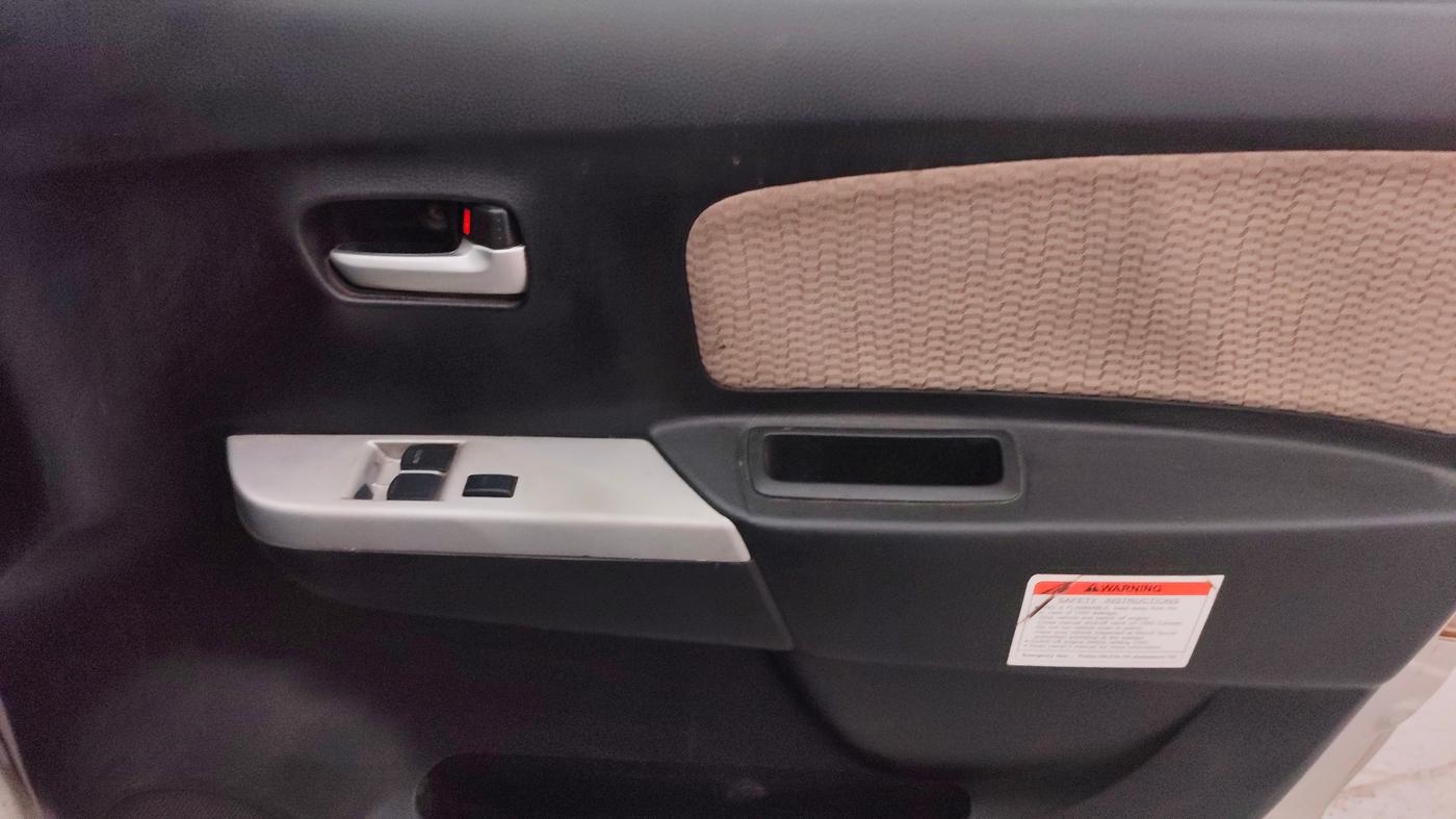 2018 Maruti Wagon R 1.0 LXI CNG, CNG, Manual, 1,01,604 km, Driver Side Door Panels Control