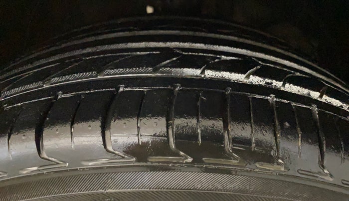 2021 Maruti Swift VXI AMT, Petrol, Automatic, 22,962 km, Right Front Tyre Tread