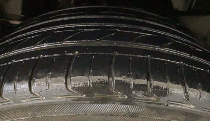 2021 Maruti Swift VXI AMT, Petrol, Automatic, 22,962 km, Right Rear Tyre Tread