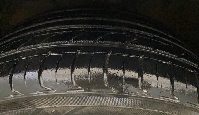 2021 Maruti Swift VXI AMT, Petrol, Automatic, 22,962 km, Left Front Tyre Tread