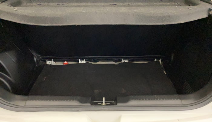 2021 Maruti Swift VXI AMT, Petrol, Automatic, 22,962 km, Boot Inside