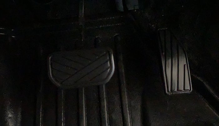 2021 Maruti Swift VXI AMT, Petrol, Automatic, 22,962 km, Pedals