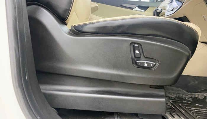 2021 MG HECTOR SHARP 1.5 CVT PETROL DUAL TONE, Petrol, Automatic, 55,274 km, Driver Side Adjustment Panel