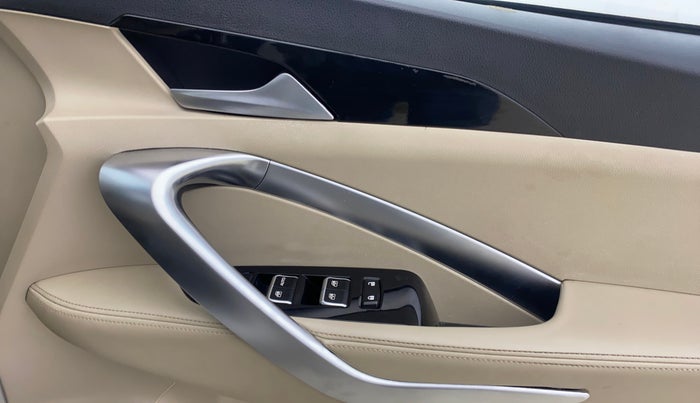 2021 MG HECTOR SHARP 1.5 CVT PETROL DUAL TONE, Petrol, Automatic, 55,274 km, Driver Side Door Panels Control