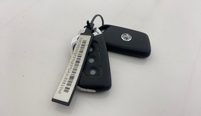 2021 MG HECTOR SHARP 1.5 CVT PETROL DUAL TONE, Petrol, Automatic, 55,274 km, Key Close Up