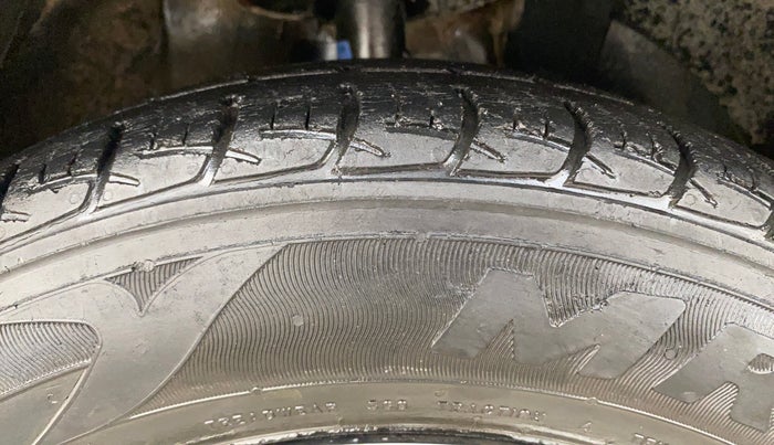 2021 Maruti Baleno DELTA PETROL 1.2, Petrol, Manual, 88,171 km, Right Front Tyre Tread