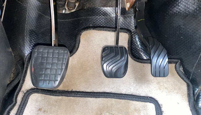 2017 Renault Kwid RXL, Petrol, Manual, 59,009 km, Pedals