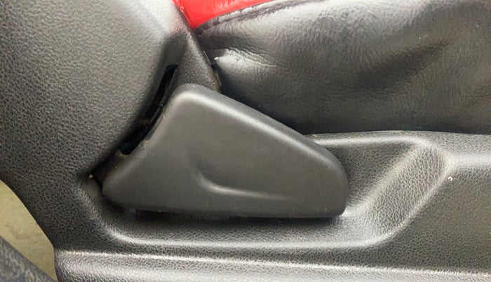 2017 Renault Kwid RXL, Petrol, Manual, 59,009 km, Driver Side Adjustment Panel