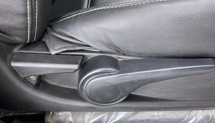 2019 Tata Tiago XZ 1.2 REVOTRON, Petrol, Manual, 19,450 km, Driver Side Adjustment Panel