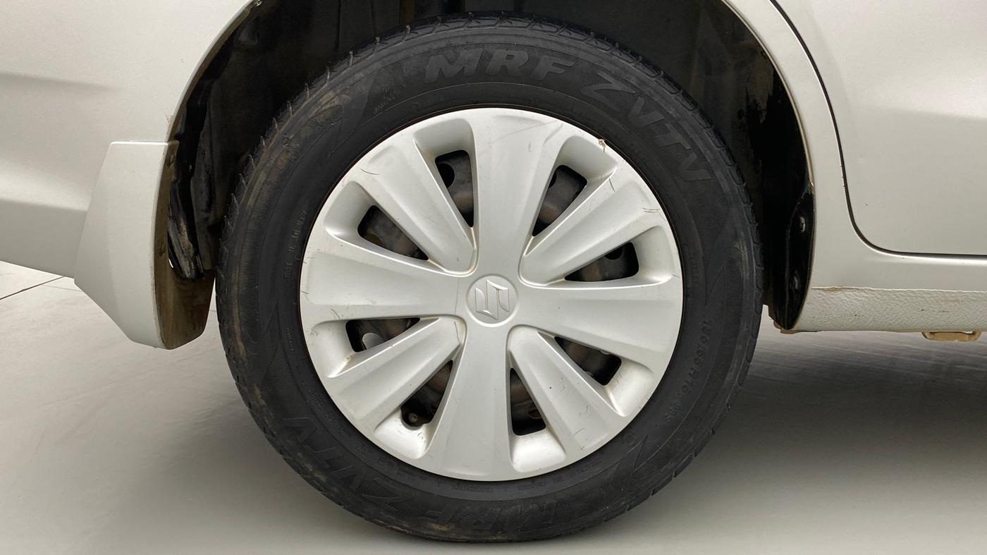 2016 Maruti Ertiga VXI, Petrol, Manual, 99,396 km, Right Rear Wheel