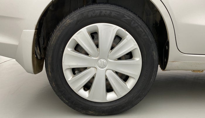 2016 Maruti Ertiga VXI, Petrol, Manual, 99,396 km, Right Rear Wheel