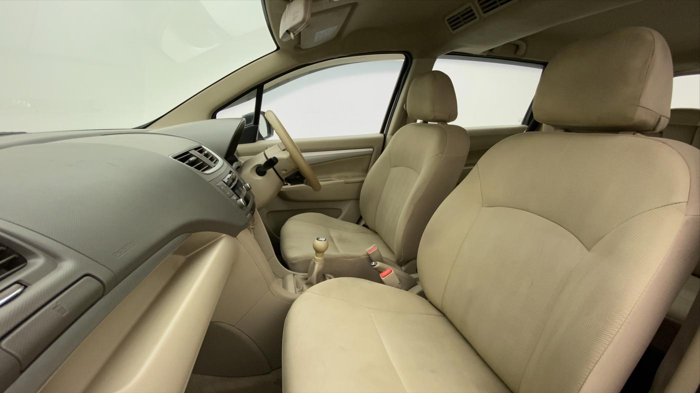 2016 Maruti Ertiga VXI, Petrol, Manual, 99,396 km, Right Side Front Door Cabin