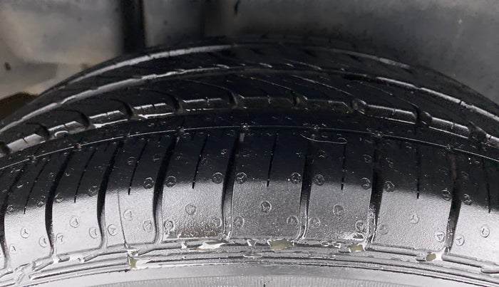 2017 Maruti Ciaz DELTA 1.4 VVT AT, Petrol, Automatic, 36,981 km, Right Rear Tyre Tread