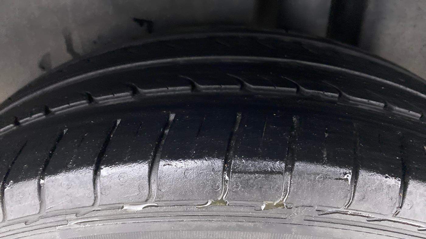 2017 Maruti Ciaz DELTA 1.4 VVT AT, Petrol, Automatic, 36,981 km, Left Rear Tyre Tread