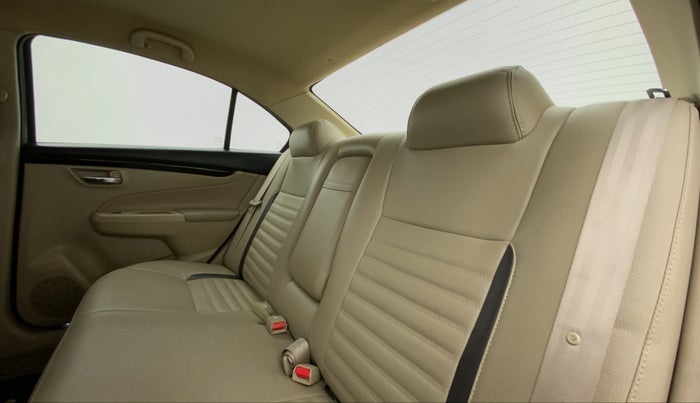 2017 Maruti Ciaz DELTA 1.4 VVT AT, Petrol, Automatic, 36,981 km, Right Side Rear Door Cabin