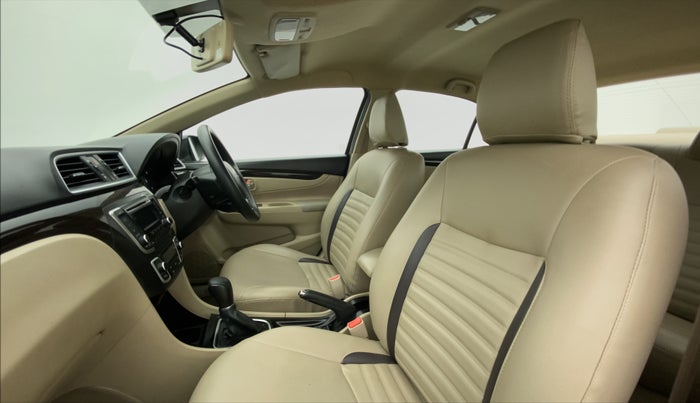 2017 Maruti Ciaz DELTA 1.4 VVT AT, Petrol, Automatic, 36,981 km, Right Side Front Door Cabin