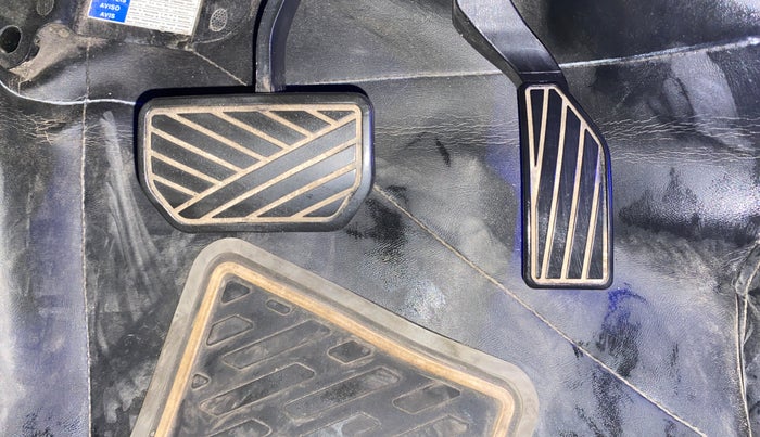 2021 Maruti S Cross ZETA AT 1.5, Petrol, Automatic, 67,080 km, Pedals