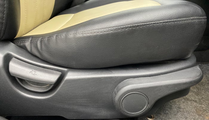 2015 Hyundai Xcent S 1.2 OPT, Petrol, Manual, 63,100 km, Driver Side Adjustment Panel