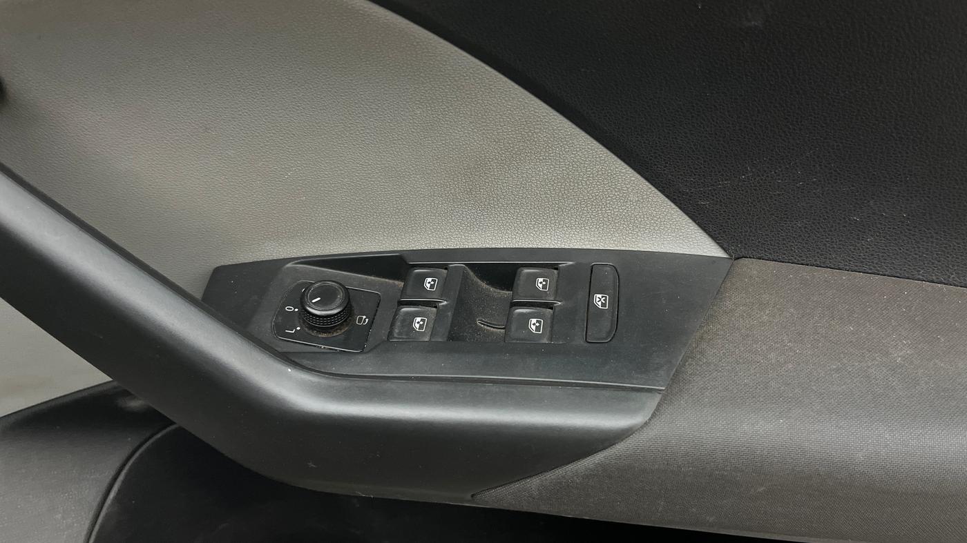 2021 Skoda KUSHAQ AMBITION 1.0L TSI MT, Petrol, Manual, 57,040 km, Driver Side Door Panels Control
