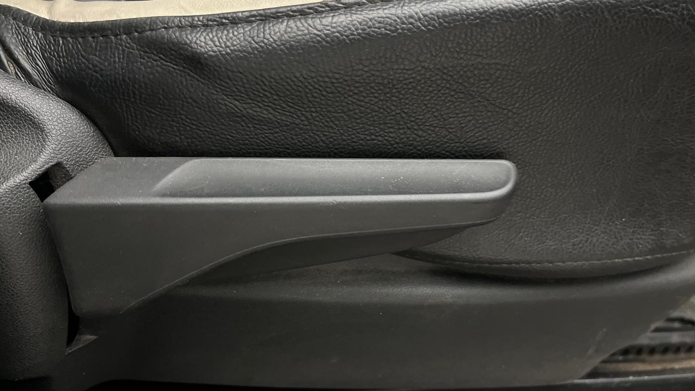 2021 Skoda KUSHAQ AMBITION 1.0L TSI MT, Petrol, Manual, 57,040 km, Driver Side Adjustment Panel