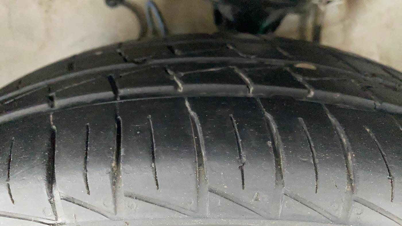 2020 Maruti Alto LXI, Petrol, Manual, 9,828 km, Left Front Tyre Tread