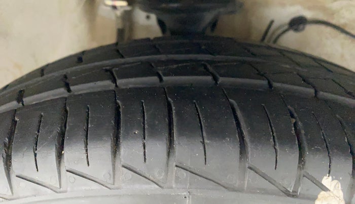 2020 Maruti Alto LXI, Petrol, Manual, 9,828 km, Right Front Tyre Tread