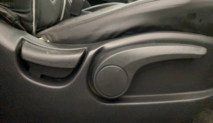 2017 Hyundai Creta SX PLUS 1.6 PETROL, Petrol, Manual, 53,575 km, Driver Side Adjustment Panel