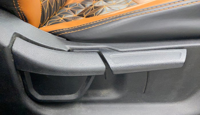 2022 Hyundai NEW I20 ASTA (O) 1.2 MT, Petrol, Manual, 75,361 km, Driver Side Adjustment Panel