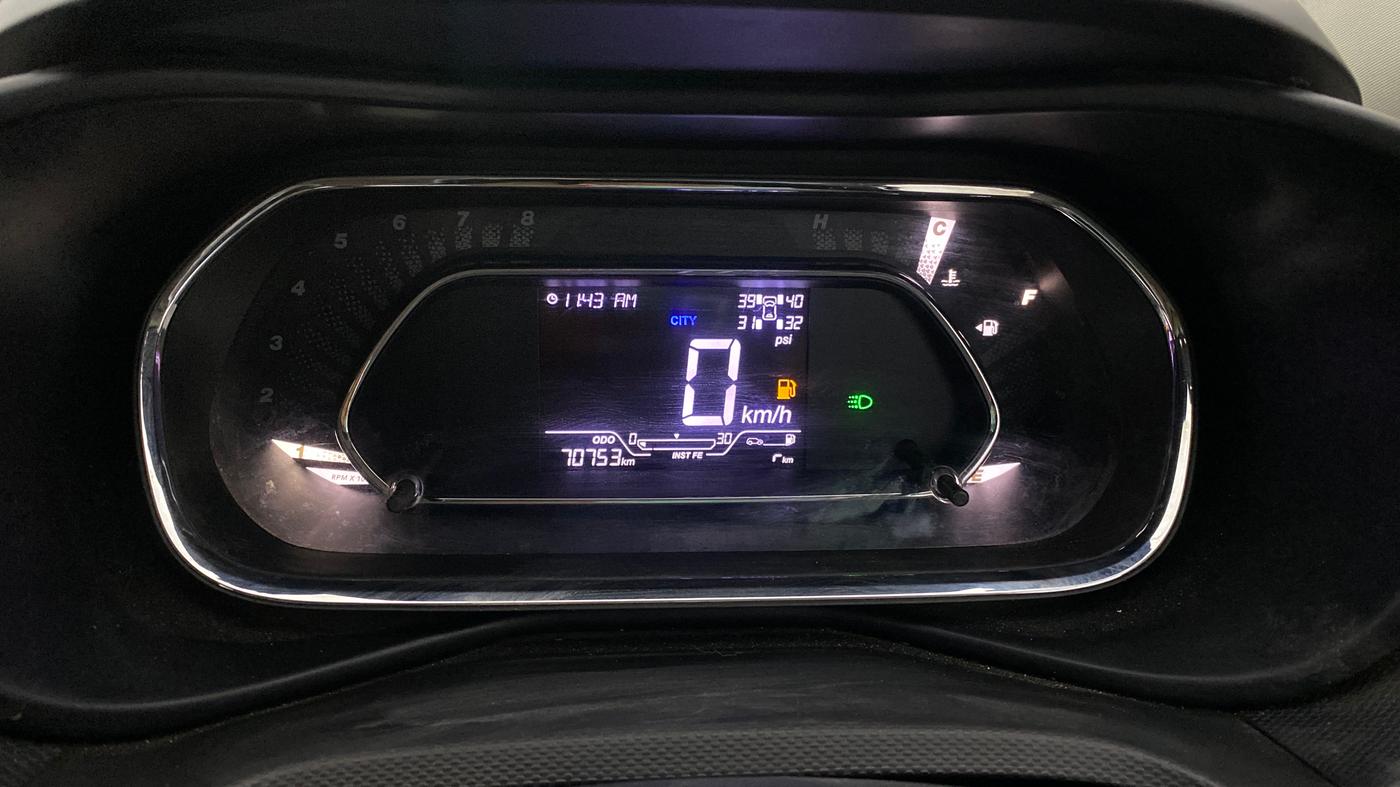 2022 Tata NEXON XZ PLUS SUNROOF PETROL DUAL TONE, Petrol, Manual, 70,753 km, Odometer Image