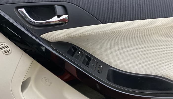 2022 Tata NEXON XZ PLUS SUNROOF PETROL DUAL TONE, Petrol, Manual, 70,753 km, Driver Side Door Panels Control