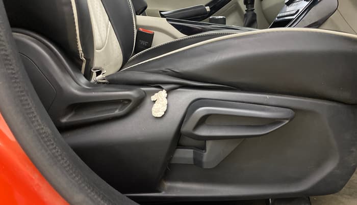 2022 Tata NEXON XZ PLUS SUNROOF PETROL DUAL TONE, Petrol, Manual, 70,753 km, Driver Side Adjustment Panel