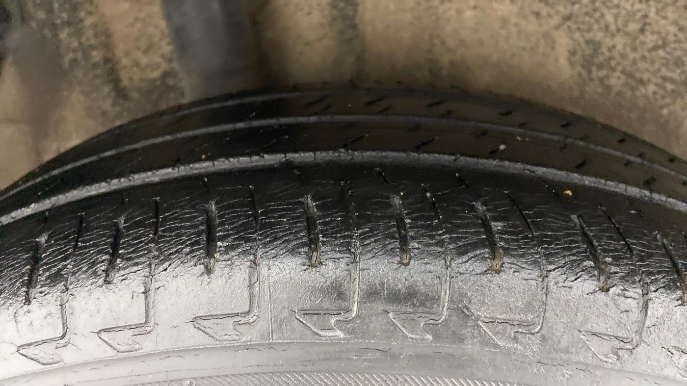 2017 Maruti IGNIS DELTA 1.2, Petrol, Manual, 46,330 km, Right Rear Tyre Tread