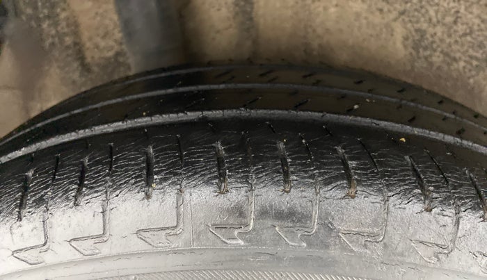 2017 Maruti IGNIS DELTA 1.2, Petrol, Manual, 46,330 km, Right Rear Tyre Tread