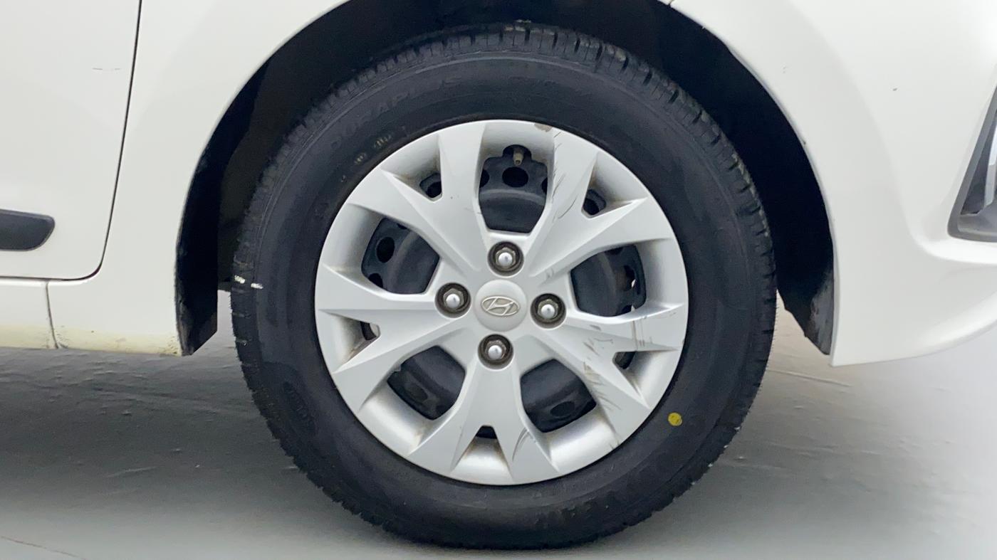 2014 Hyundai Grand i10 SPORTS 1.2 VTVT, Petrol, Manual, 29,553 km, Right Front Wheel